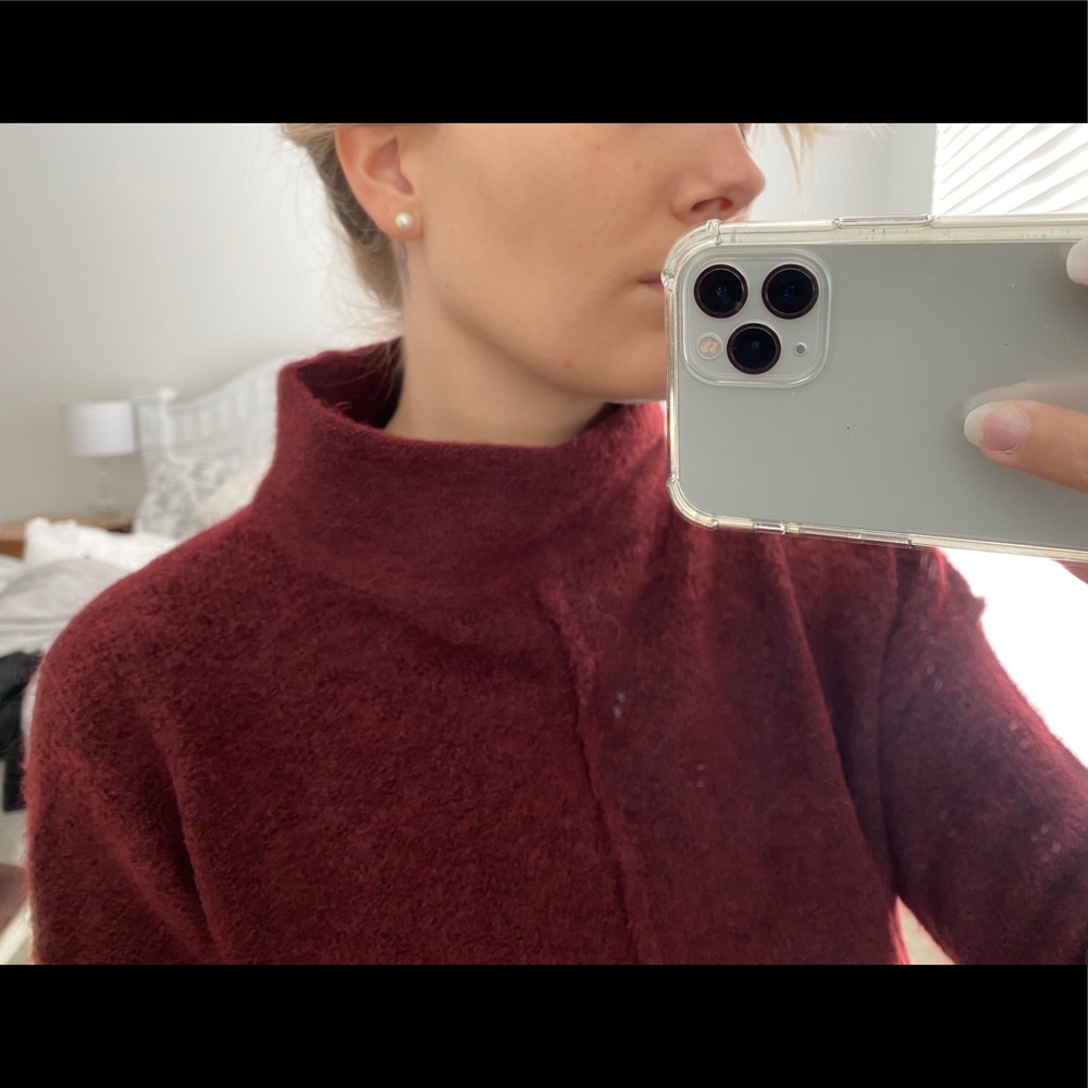 Universal thread red sweater - Picture 3 of 7